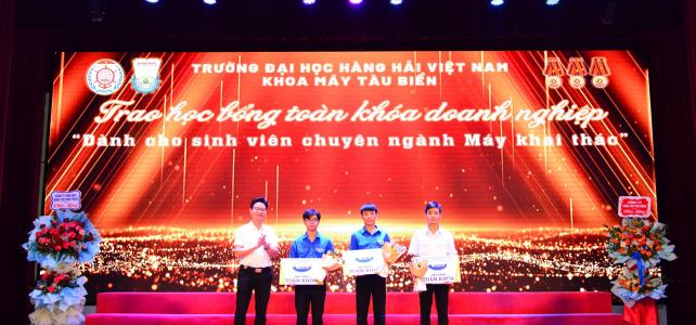 Trao học bổng toàn khóa Vosco